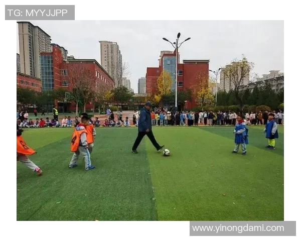 以足球星水杯为核心探索运动激情与青春梦想的无限能量之源